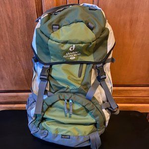 Deuter Futura Women's Backpack 34 AC SL Retail $180
